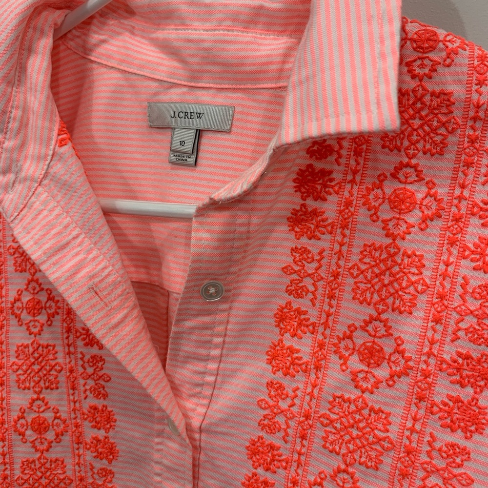 Embroidered Top neon